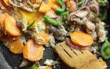 Breakfast with eggs and vegetables