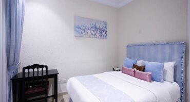 Economy Double Room with double bed and bedside seating