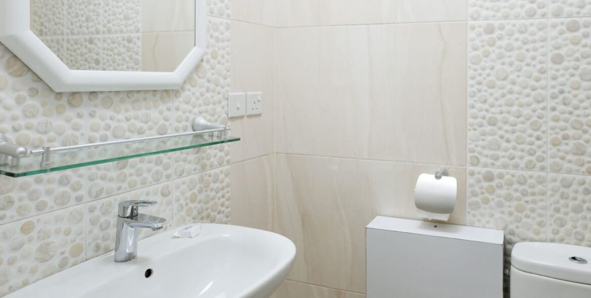 Private bathroom in the Standard Double Room