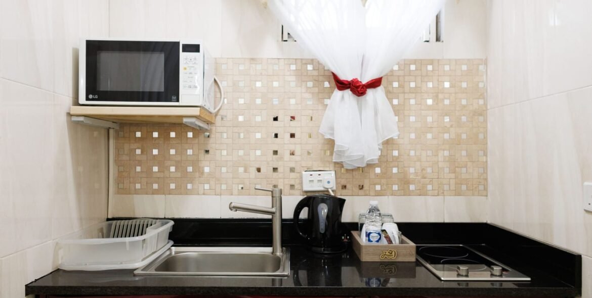 Microwave and worktop in the Standard Double Room kitchenette